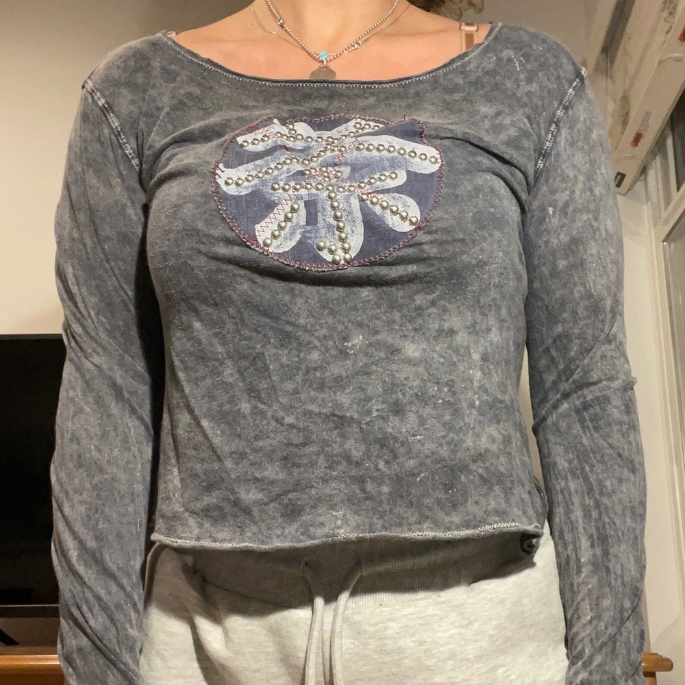 RARE Y2K super soft long sleeve 

#y2k
#vintage 
#longsleeve 
#2000s